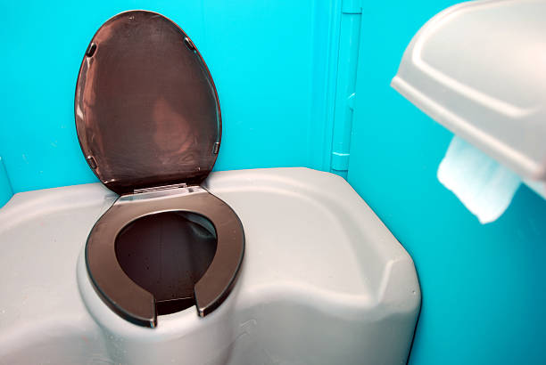 Best Portable restroom trailer rental  in Roosevelt Gardens, FL